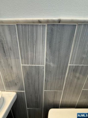 20 Susquehanna Avenue, Rochelle Park, NJ 07662