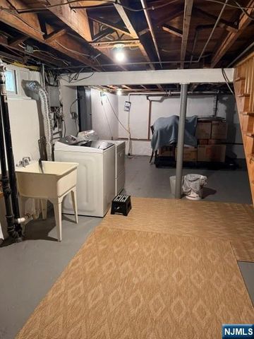 20 Susquehanna Avenue, Rochelle Park, NJ 07662