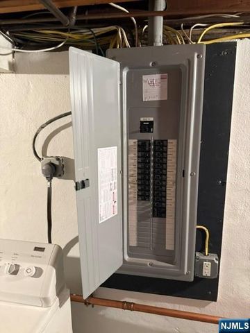 20 Susquehanna Avenue, Rochelle Park, NJ 07662