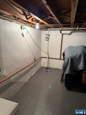 20 Susquehanna Avenue, Rochelle Park, NJ 07662