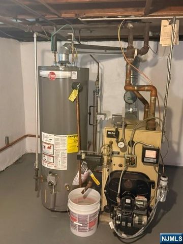 20 Susquehanna Avenue, Rochelle Park, NJ 07662