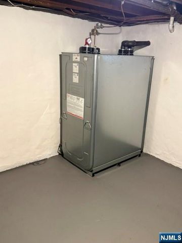 20 Susquehanna Avenue, Rochelle Park, NJ 07662