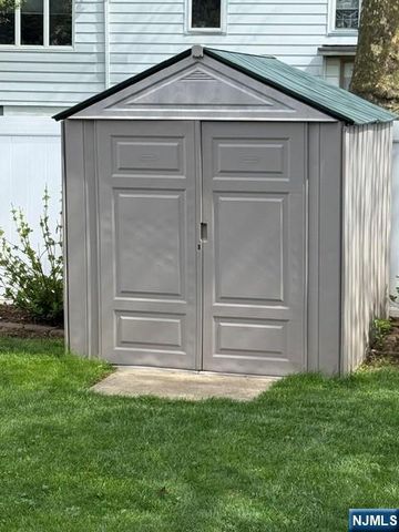 20 Susquehanna Avenue, Rochelle Park, NJ 07662