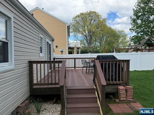 20 Susquehanna Avenue, Rochelle Park, NJ 07662