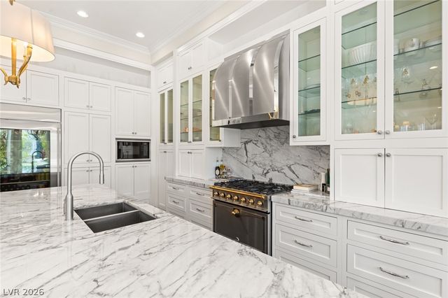 9701 Orient Express Court, Las Vegas, NV 89145