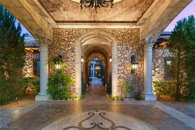 9701 Orient Express Court, Las Vegas, NV 89145