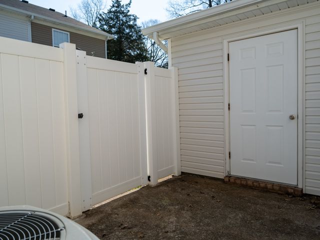 1306 Tweedle Ct, Murfreesboro, TN 37130
