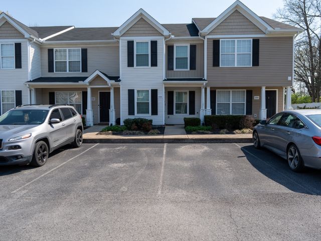 1306 Tweedle Ct, Murfreesboro, TN 37130