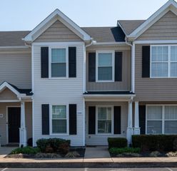 1306 Tweedle Ct, Murfreesboro, TN 37130