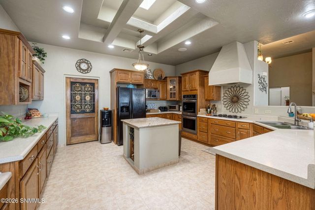 5944 Dusty Prints Road, Las Cruces, NM 88007