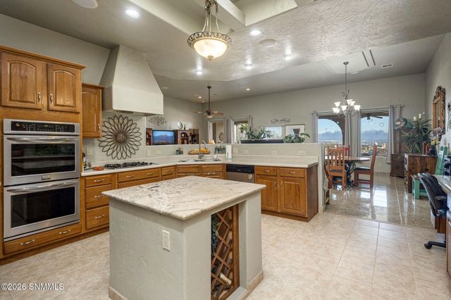 5944 Dusty Prints Road, Las Cruces, NM 88007