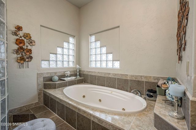 5944 Dusty Prints Road, Las Cruces, NM 88007