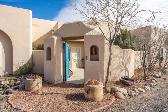 5944 Dusty Prints Road, Las Cruces, NM 88007