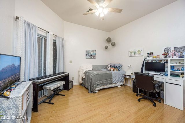 5944 Dusty Prints Road, Las Cruces, NM 88007