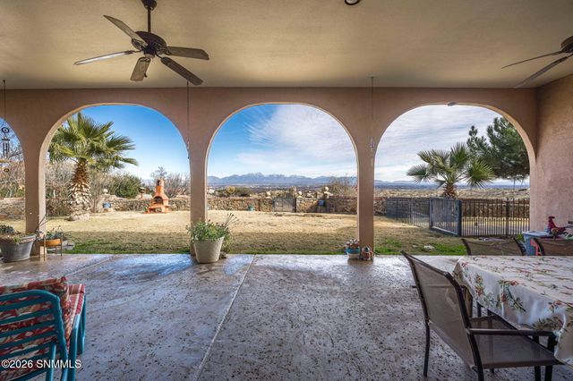 5944 Dusty Prints Road, Las Cruces, NM 88007