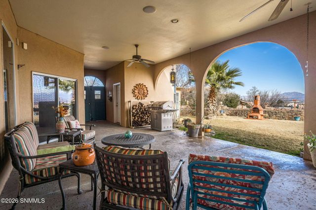 5944 Dusty Prints Road, Las Cruces, NM 88007