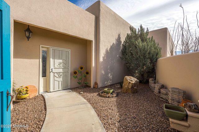 5944 Dusty Prints Road, Las Cruces, NM 88007