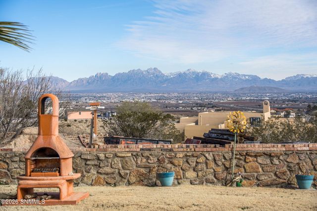 5944 Dusty Prints Road, Las Cruces, NM 88007