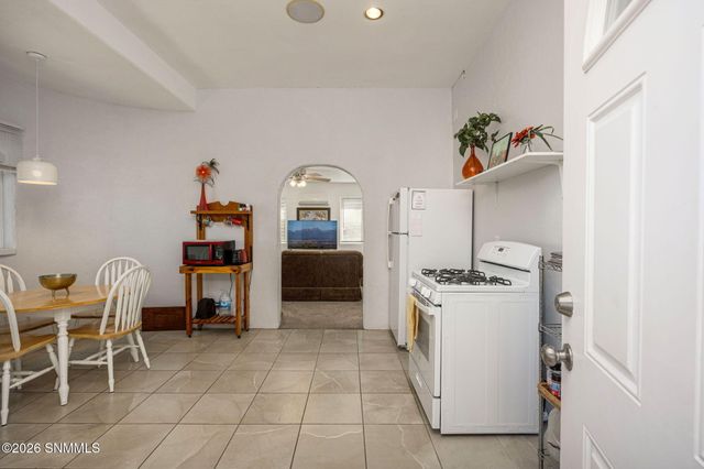 5944 Dusty Prints Road, Las Cruces, NM 88007