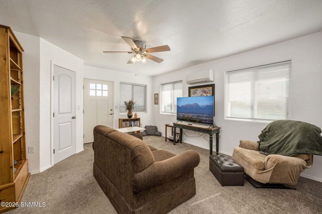 5944 Dusty Prints Road, Las Cruces, NM 88007