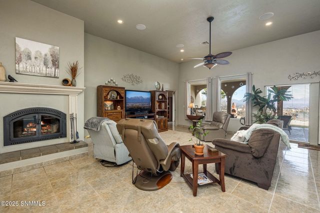 5944 Dusty Prints Road, Las Cruces, NM 88007