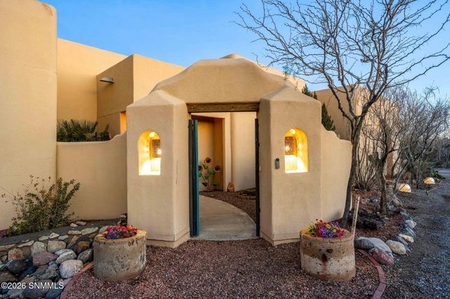 5944 Dusty Prints Road, Las Cruces, NM 88007