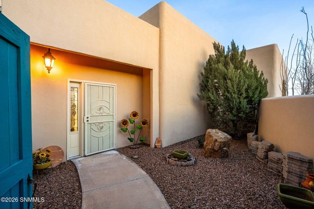 5944 Dusty Prints Road, Las Cruces, NM 88007