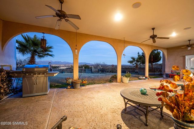 5944 Dusty Prints Road, Las Cruces, NM 88007