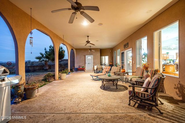 5944 Dusty Prints Road, Las Cruces, NM 88007