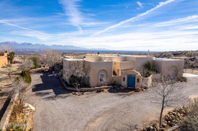 5944 Dusty Prints Road, Las Cruces, NM 88007