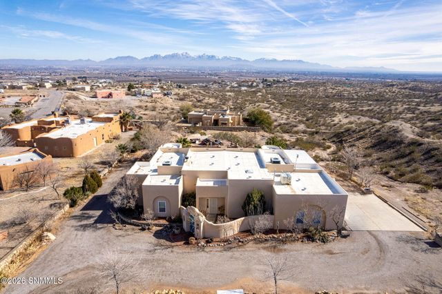 5944 Dusty Prints Road, Las Cruces, NM 88007
