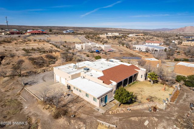 5944 Dusty Prints Road, Las Cruces, NM 88007