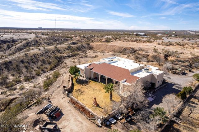 5944 Dusty Prints Road, Las Cruces, NM 88007