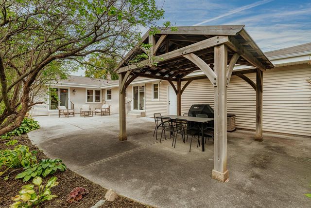3035 Pilgrim ROAD, Brookfield, WI 53005