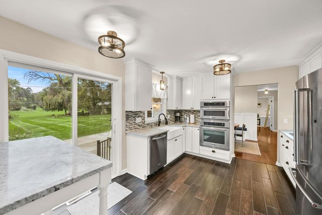 3035 Pilgrim ROAD, Brookfield, WI 53005