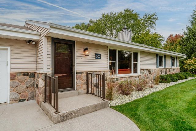 3035 Pilgrim ROAD, Brookfield, WI 53005