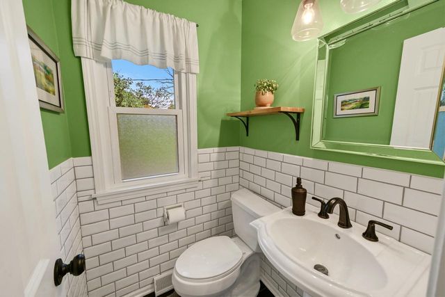 3035 Pilgrim ROAD, Brookfield, WI 53005