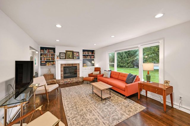 3035 Pilgrim ROAD, Brookfield, WI 53005