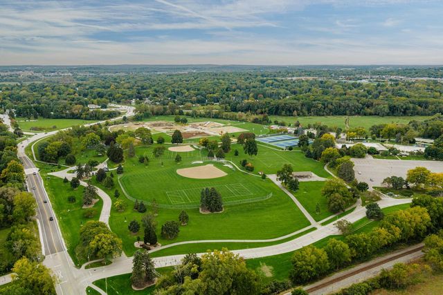 3035 Pilgrim ROAD, Brookfield, WI 53005