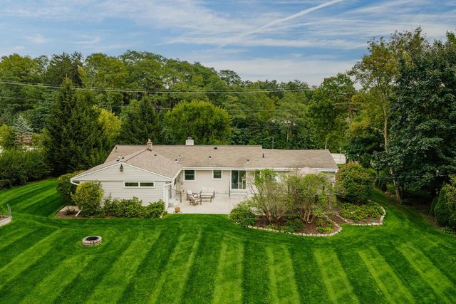 3035 Pilgrim ROAD, Brookfield, WI 53005