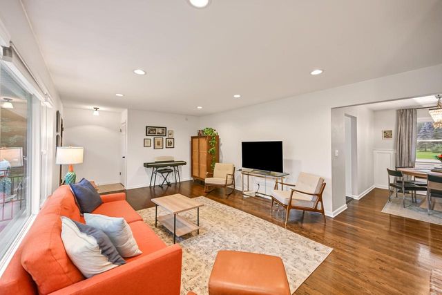 3035 Pilgrim ROAD, Brookfield, WI 53005