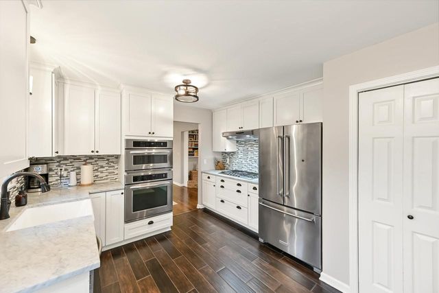 3035 Pilgrim ROAD, Brookfield, WI 53005