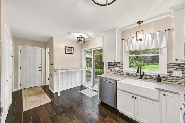 3035 Pilgrim ROAD, Brookfield, WI 53005