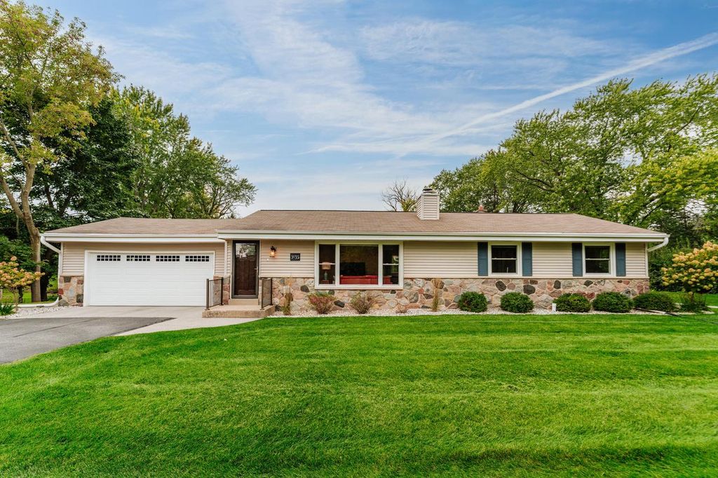 3035 Pilgrim ROAD, Brookfield, WI 53005