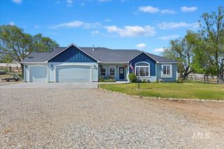 9400 Gloria Rd, Middleton, ID 83644