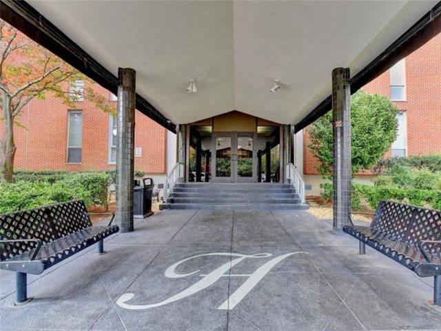 3060 Pharr Court North NW 302, Atlanta, GA 30305