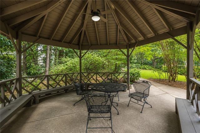 3060 Pharr Court North NW 302, Atlanta, GA 30305