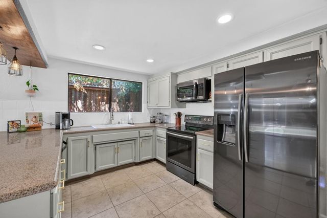 7336 Millicent Ct, Fair Oaks, CA 95628