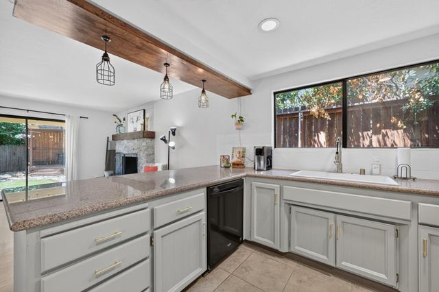 7336 Millicent Ct, Fair Oaks, CA 95628