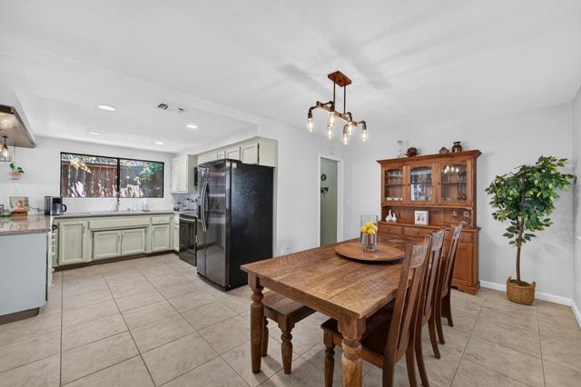 7336 Millicent Ct, Fair Oaks, CA 95628